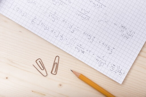数式と鉛筆